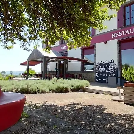 Logis Du Chateau فندق