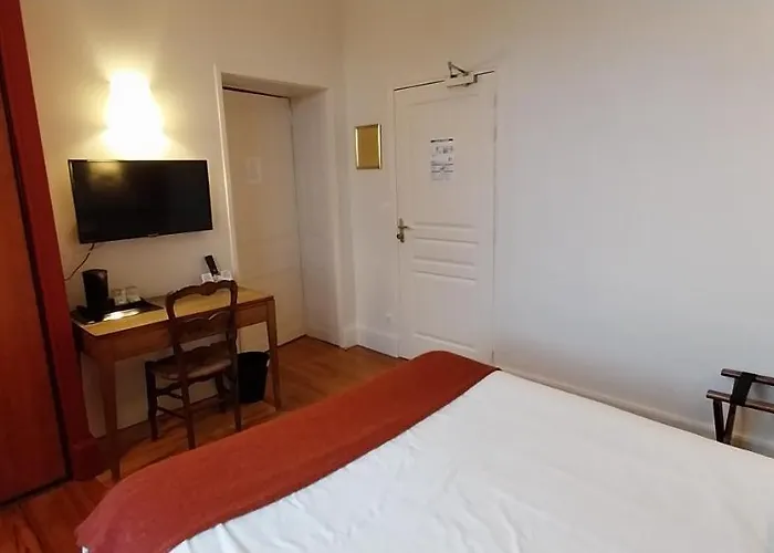 Logis Du Chateau Ξενοδοχείο Saint-Rémy-de-Blot